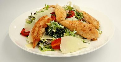 salata cezar reteta